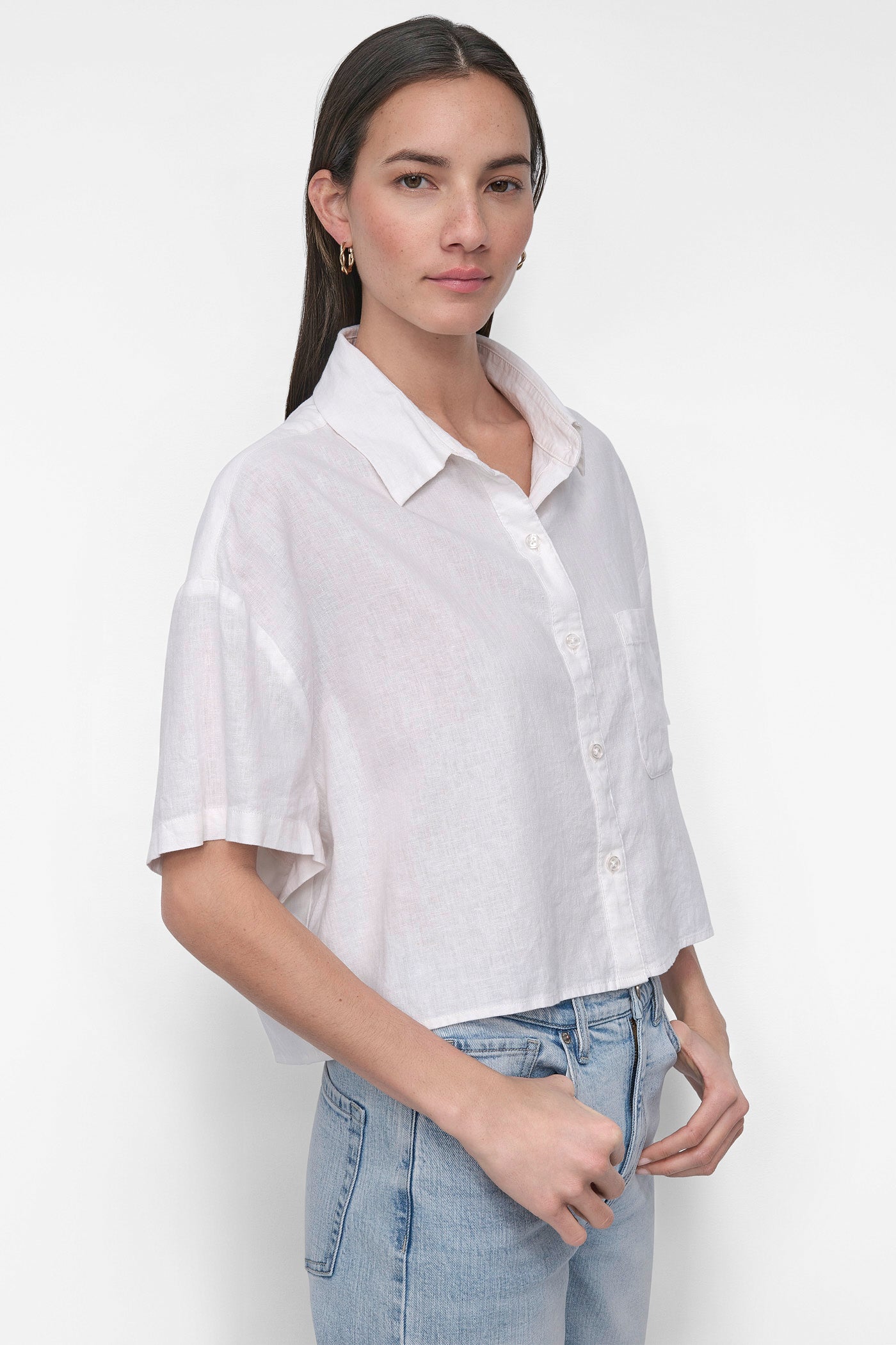 CROPPED LINEN-BLEND SHIRT