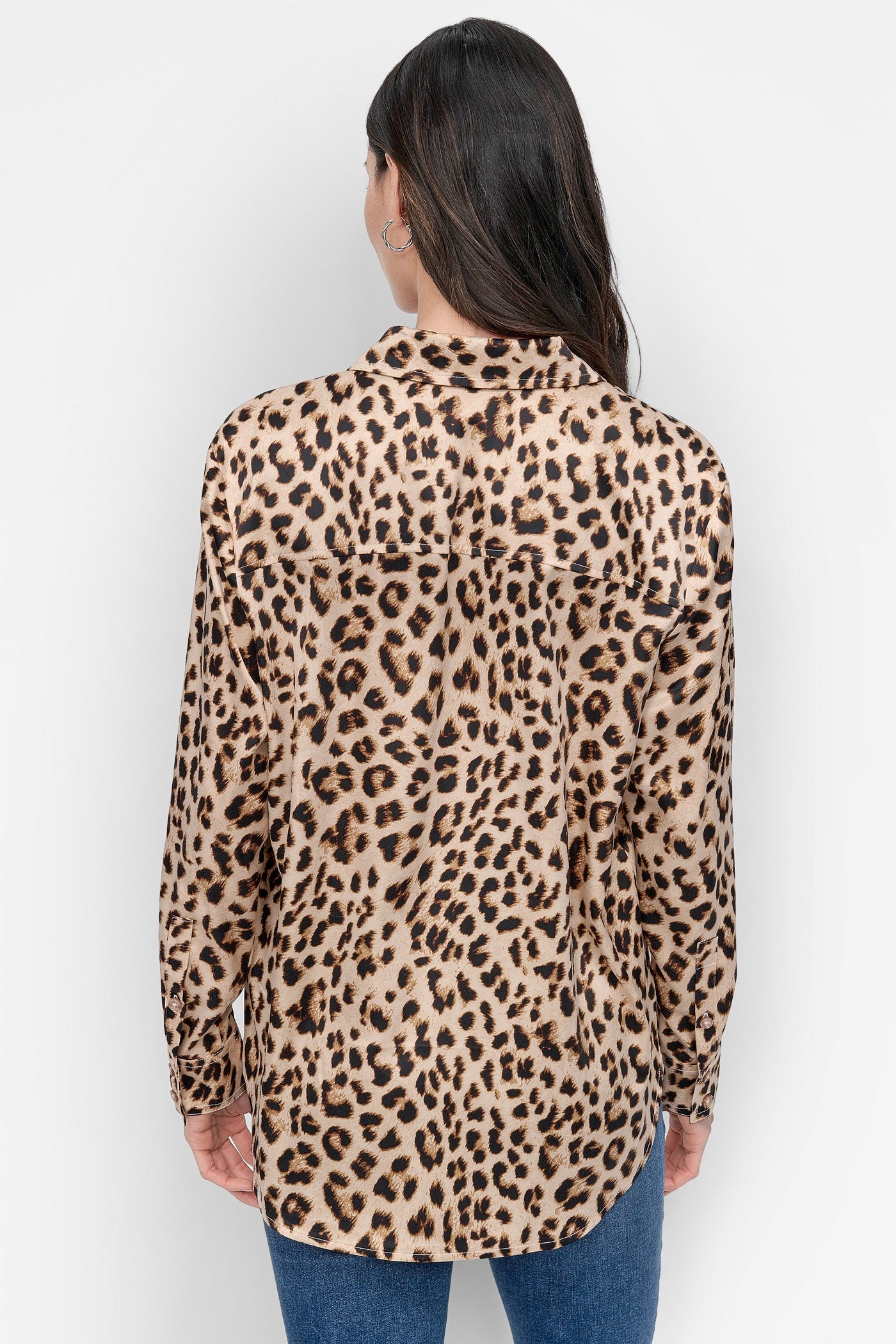CLASSIC FIT BUTTON FRONT SHIRT
