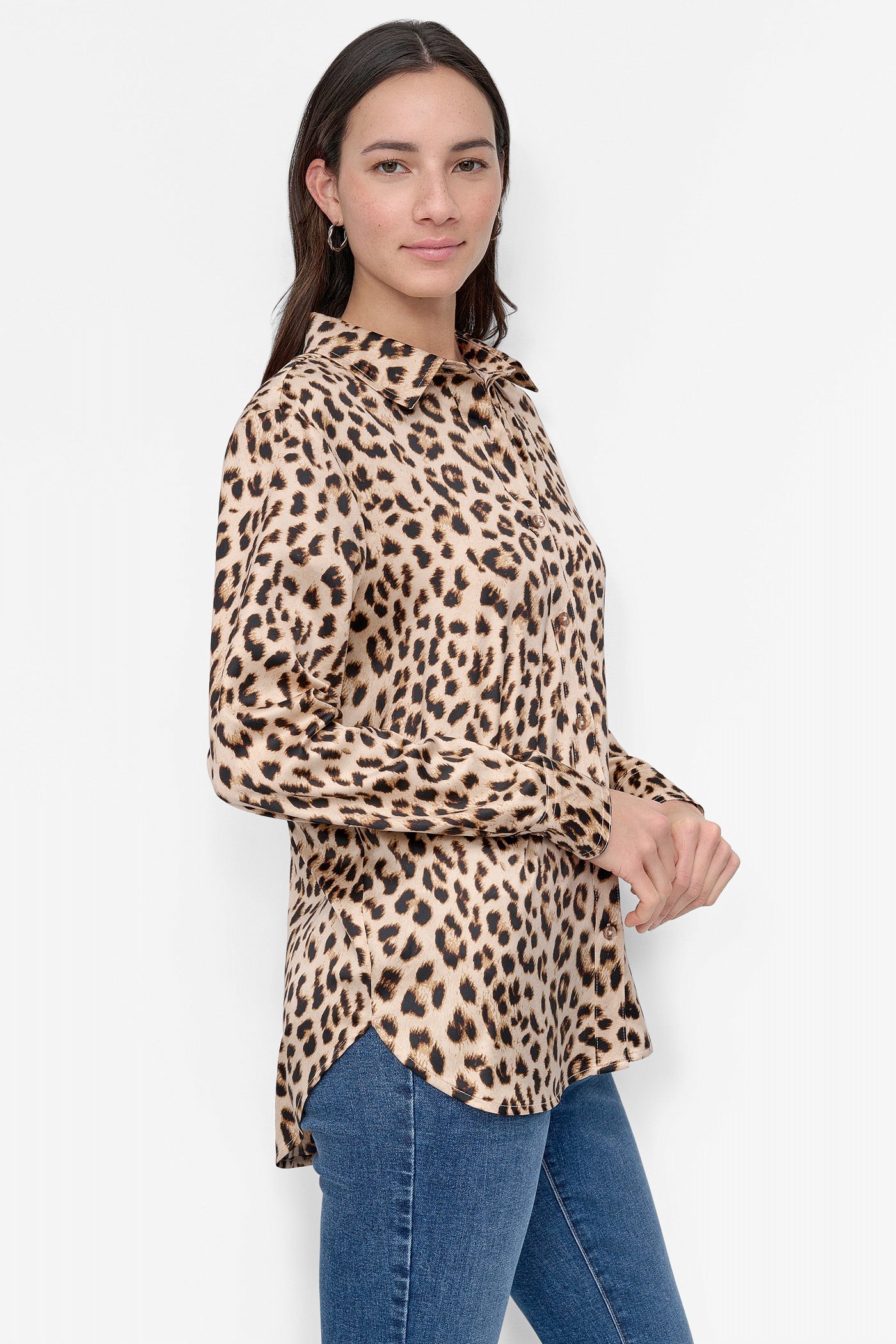 CLASSIC FIT BUTTON FRONT SHIRT