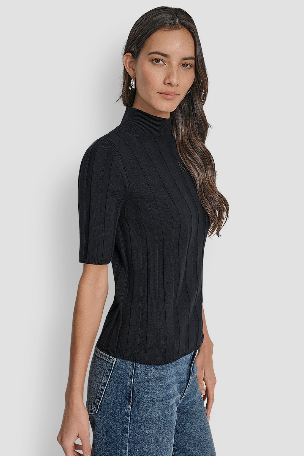 ELBOW SLEEVE WIDE RIB MOCK NECK WITH LOGO PATCH