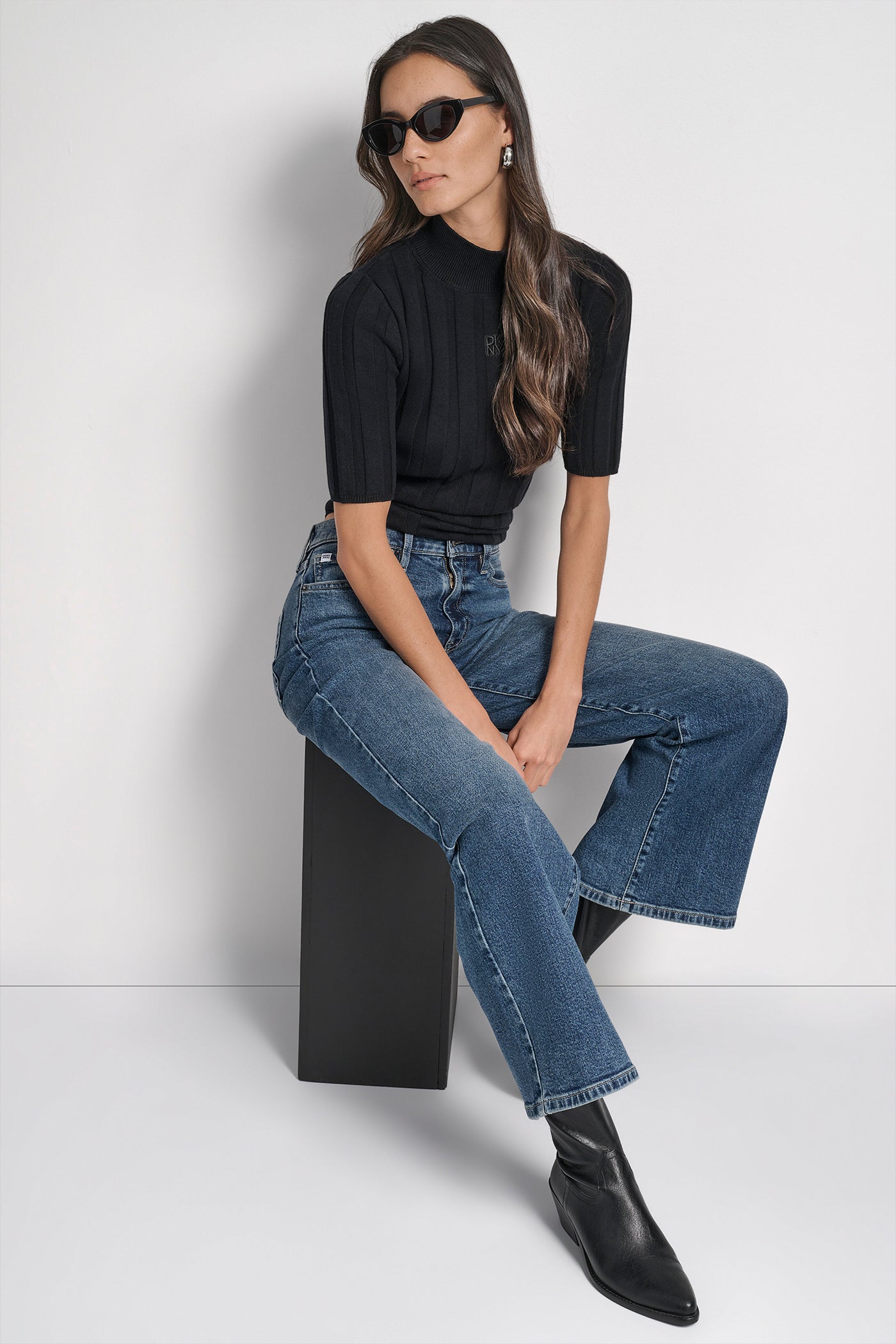 ELBOW SLEEVE WIDE RIB MOCK NECK WITH LOGO PATCH