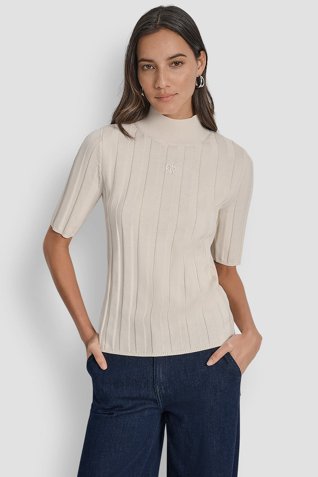 ELBOW SLEEVE WIDE RIB MOCK NECK WITH LOGO PATCH