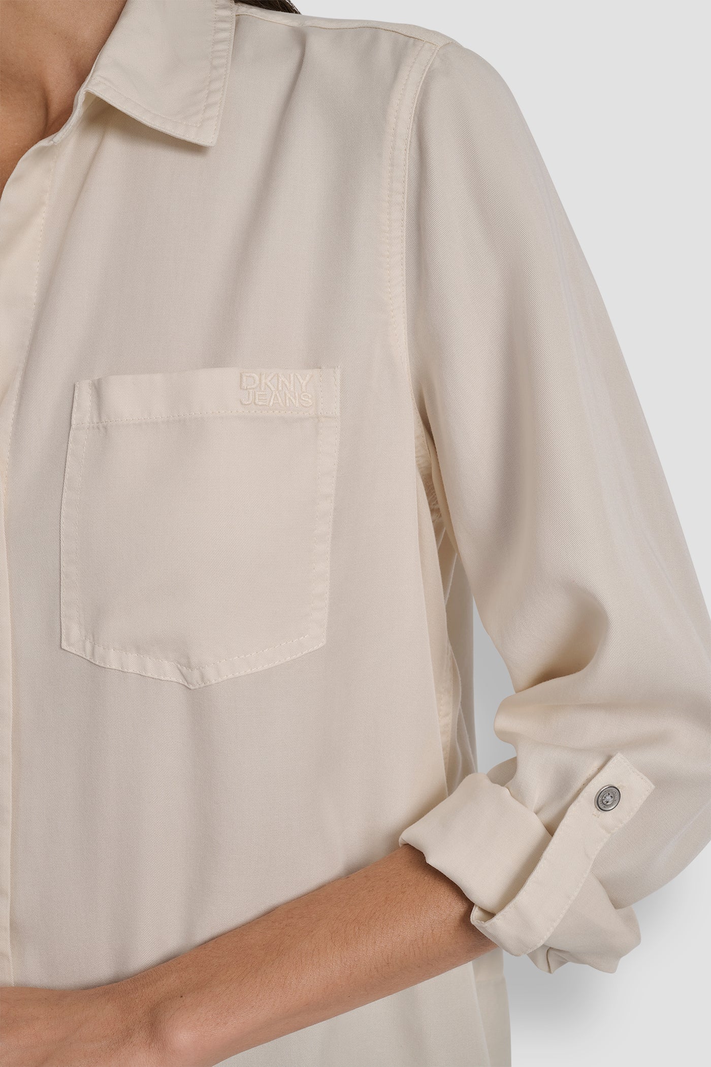 SPLIT BACK BUTTON FRONT WITH ROLL TAB