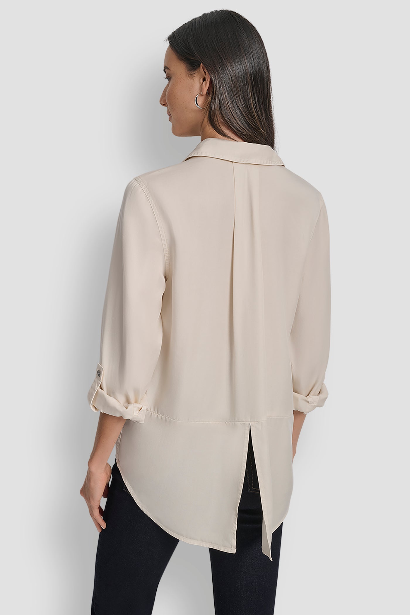 SPLIT BACK BUTTON FRONT WITH ROLL TAB