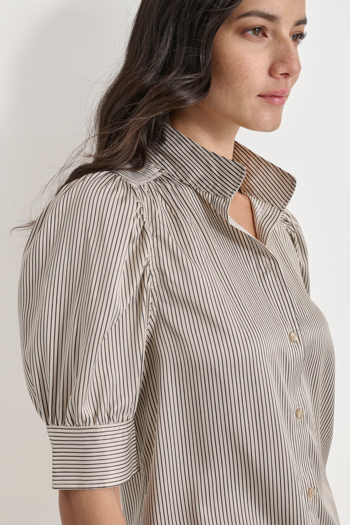 PUFF SLEEVE COLLARLESS SHIRT