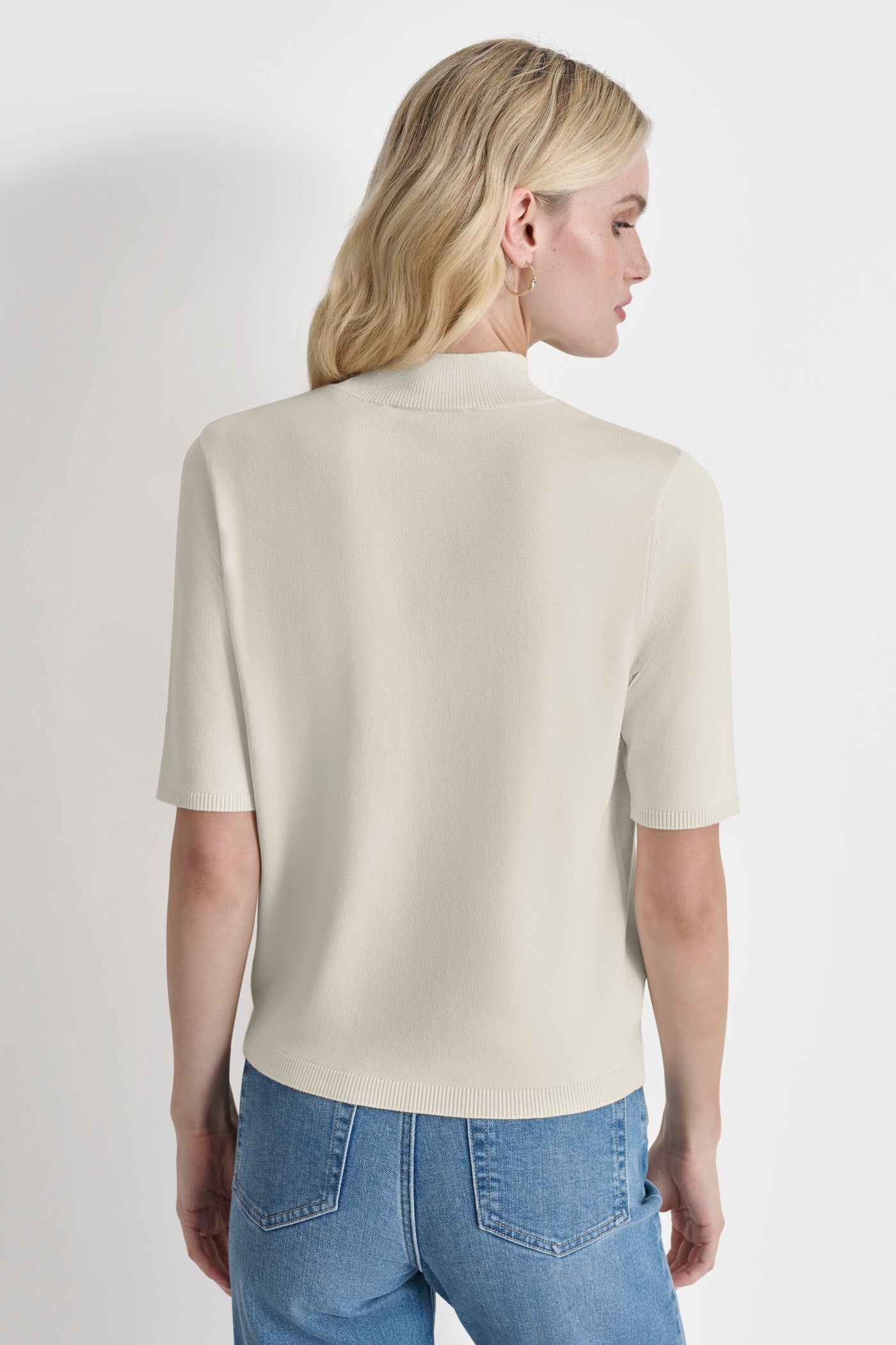 MOCK NECK LOGO SWEATER