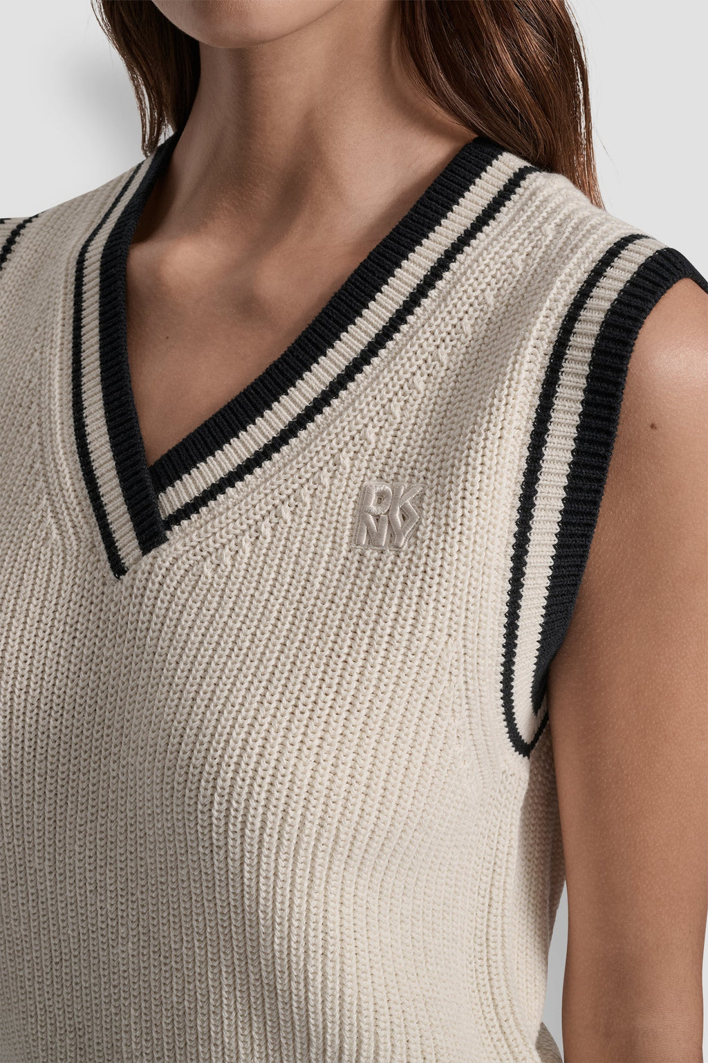 V-NECK TIPPED SLEEVELESS SWEATER