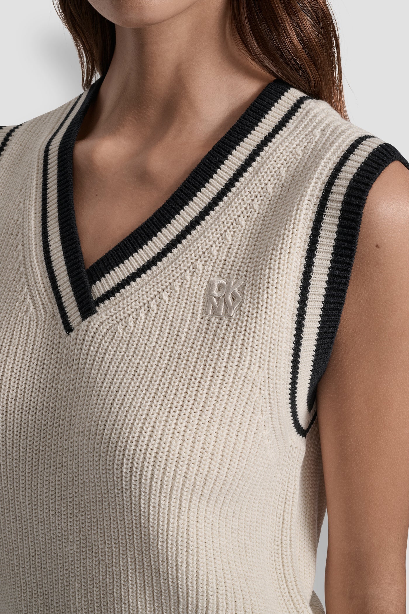 V-NECK TIPPED SLEEVELESS SWEATER