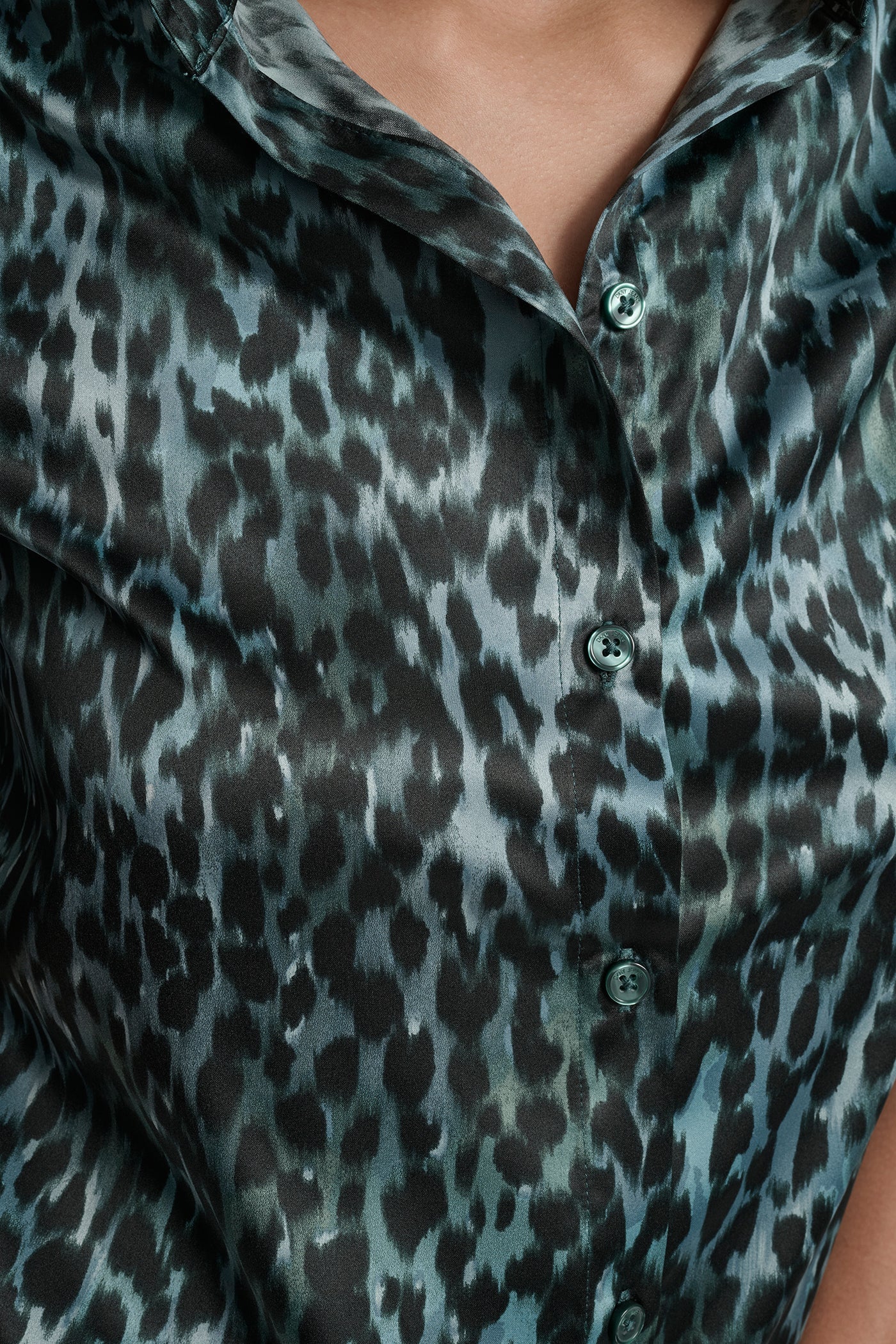 PUFF SLEEVE COLLARLESS SHIRT