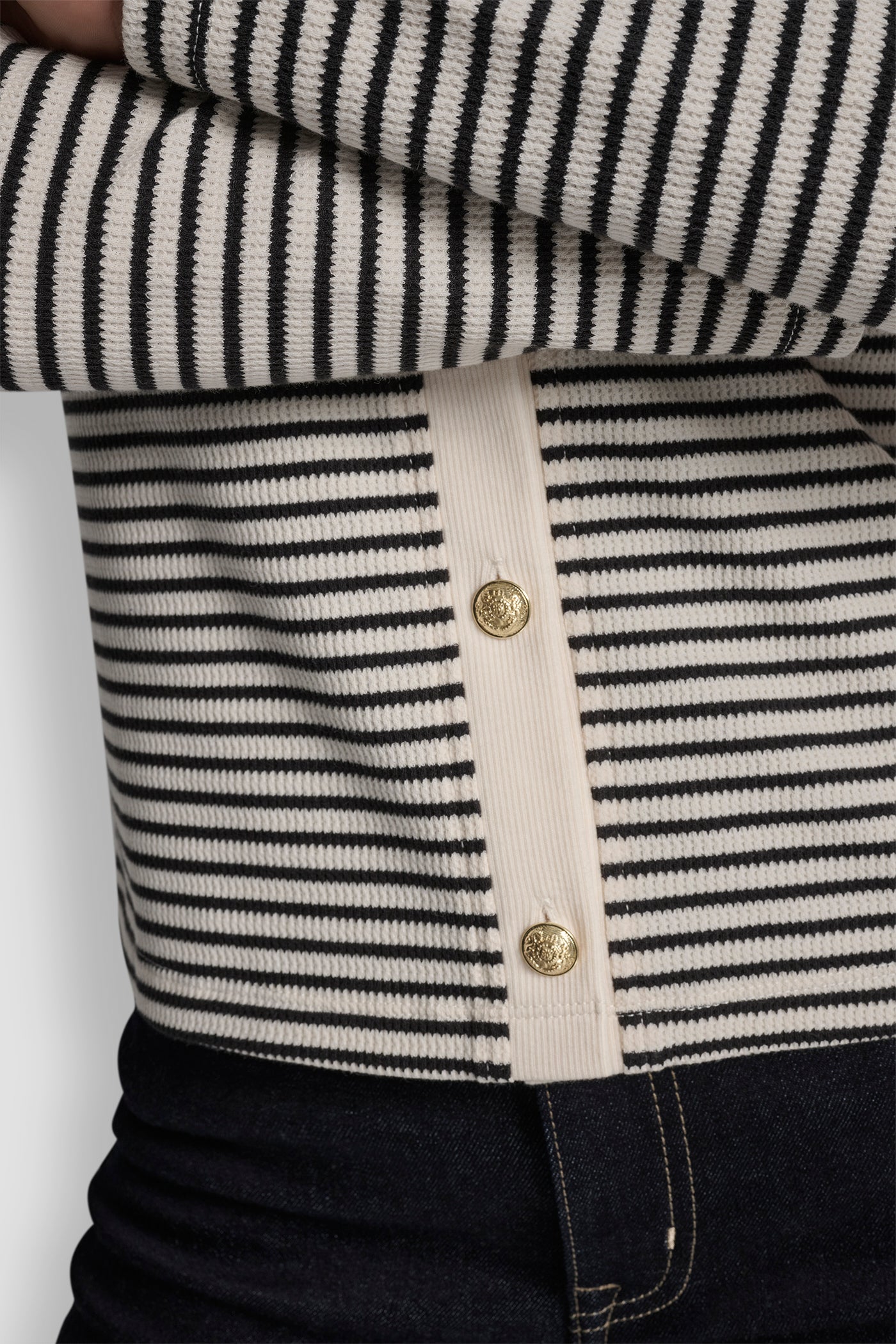 LONG SLEEVE BUTTON FRONT SHORT CARDIGAN