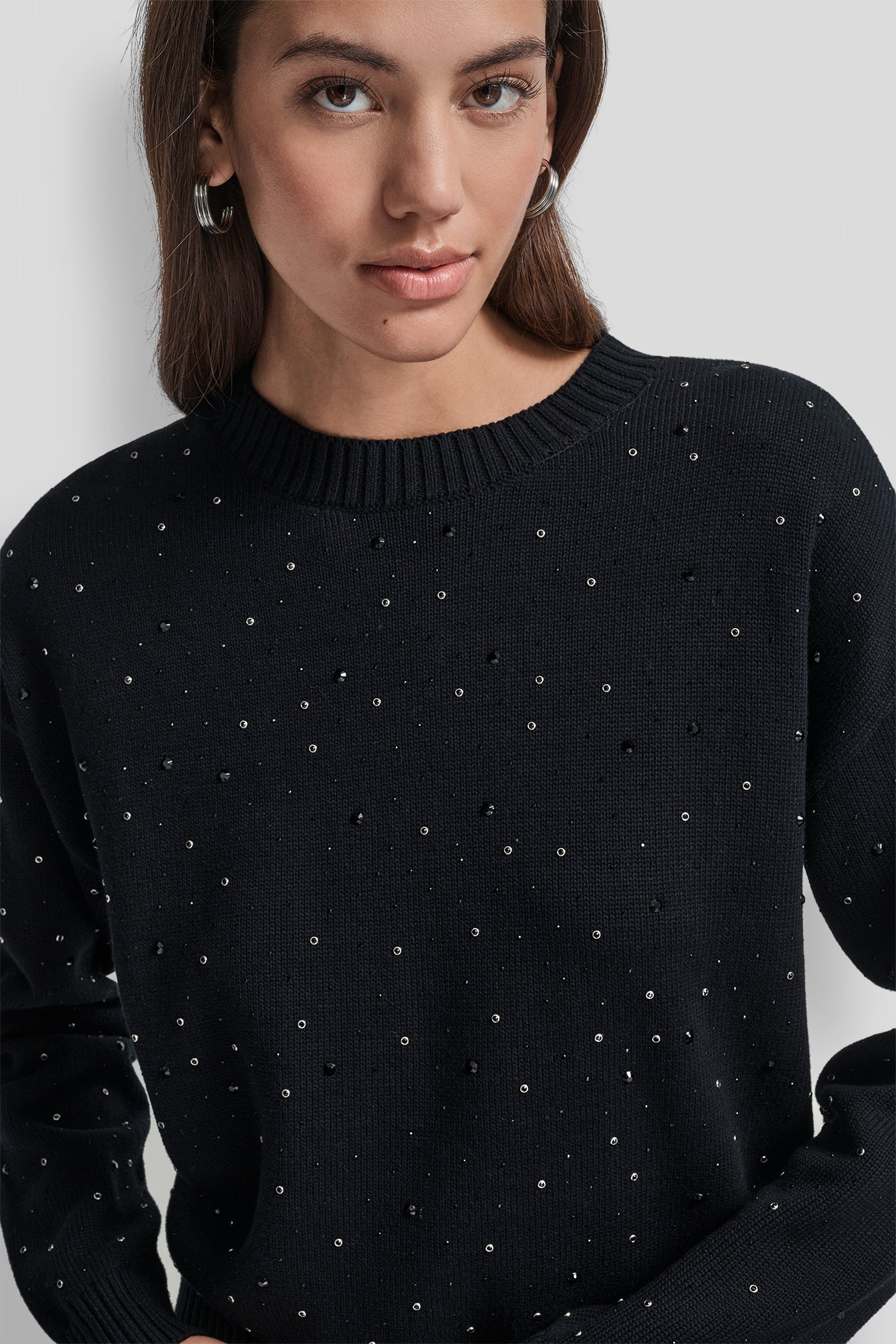 LONG SLEEVE RHINESTONE CREW NECK SWEATER