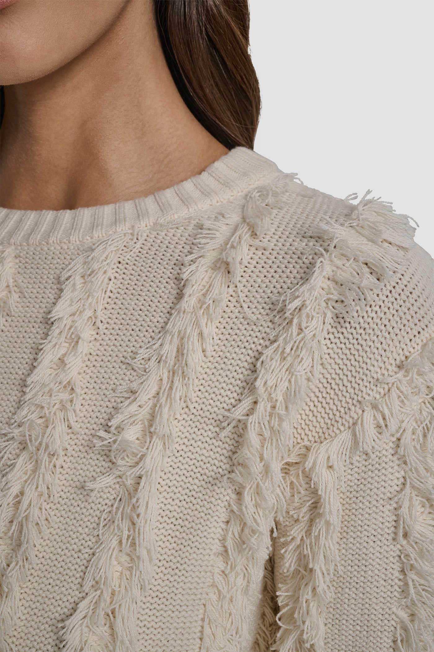 LONG SLEEVE CREW NECK WITH FRINGE STITCHING