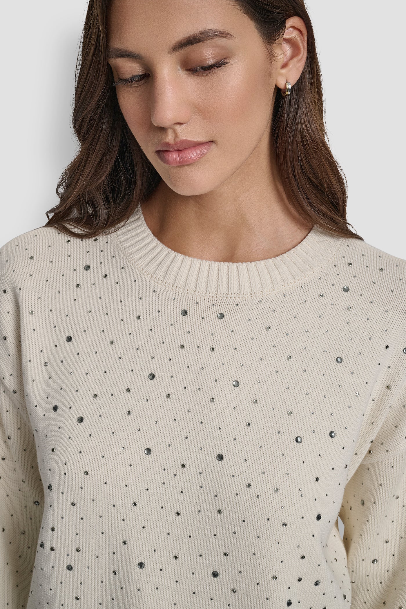 LONG SLEEVE RHINESTONE CREW NECK SWEATER