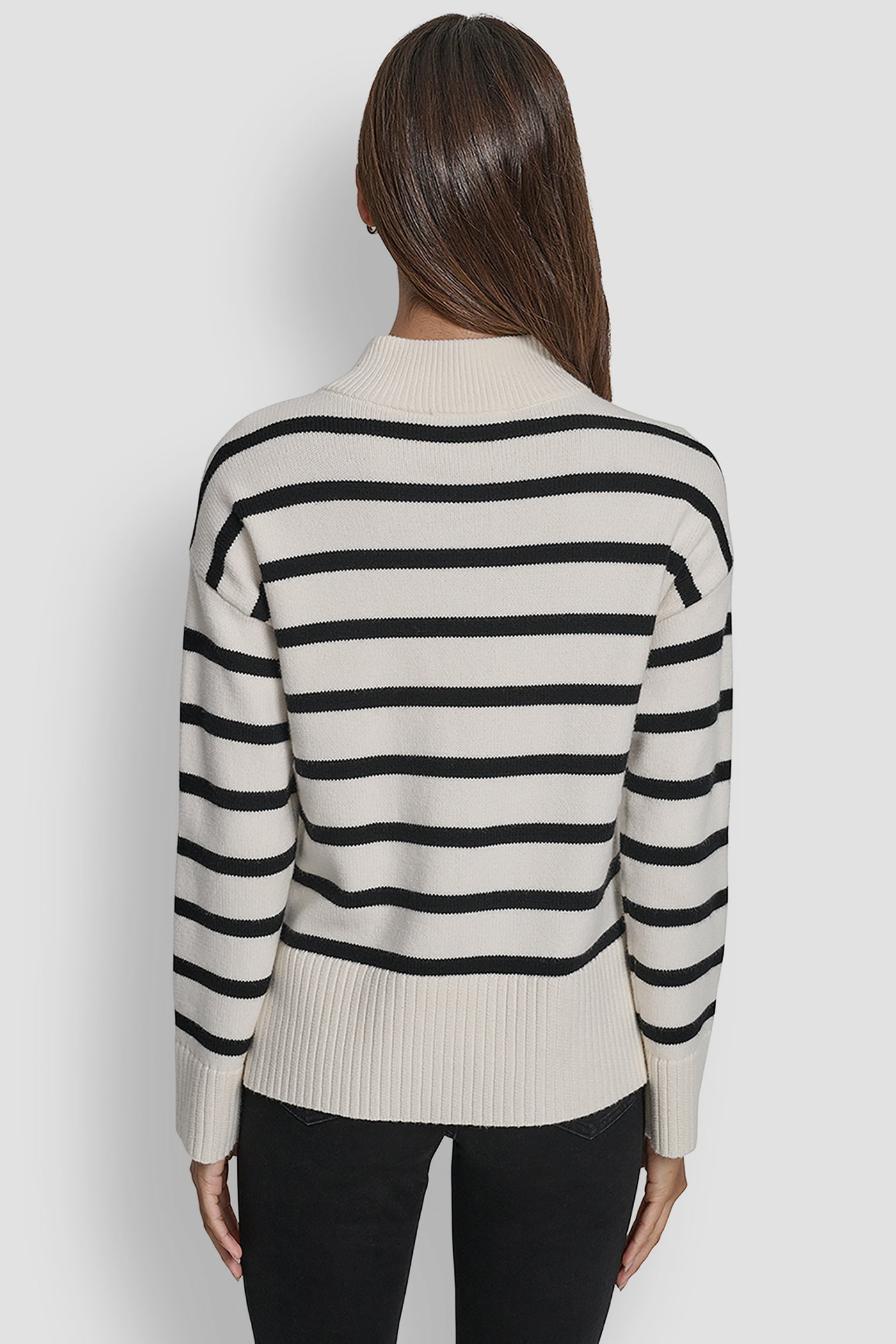 LONG SLEEVED 1/4 ZIP COLLAR STRIPED SWEATER
