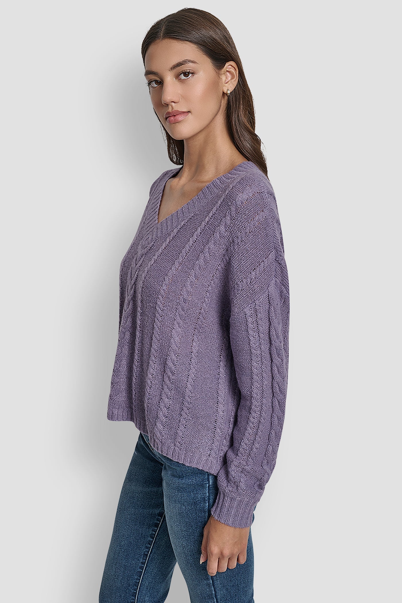 MOHAIR LIKE CABLE V-NECK SWEATER