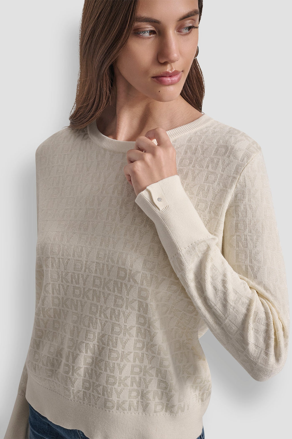 LONG SLEEVE CREW NECK LOGO SWEATER WITH CUFF SLIT