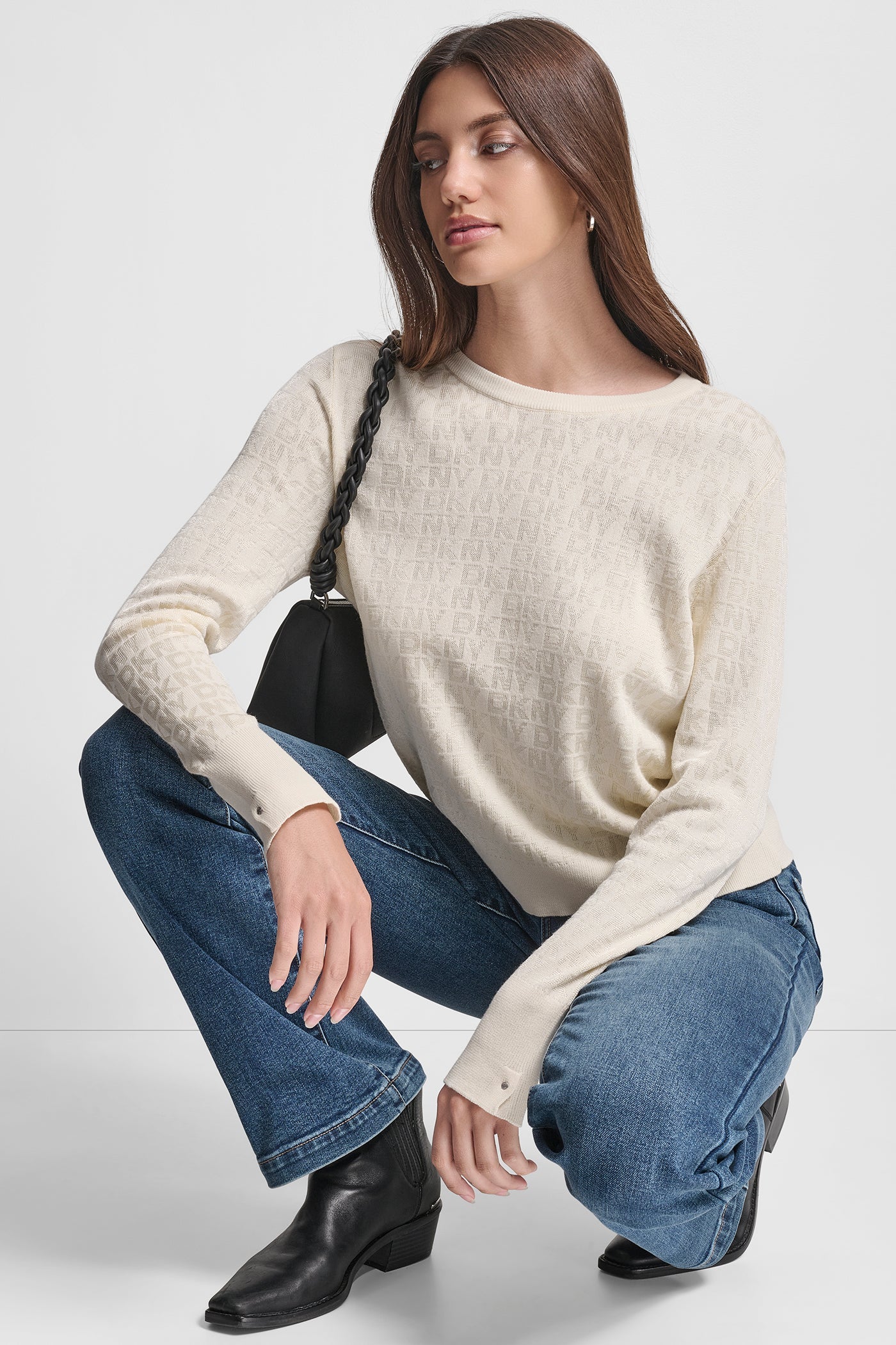 LONG SLEEVE CREW NECK LOGO SWEATER WITH CUFF SLIT