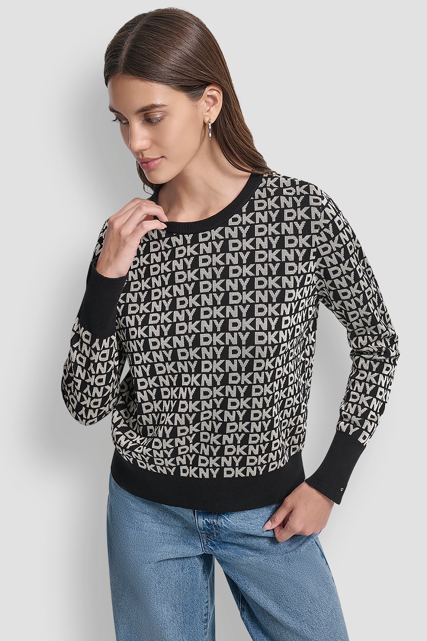 LONG SLEEVE CREW NECK LOGO SWEATER WITH CUFF SLIT