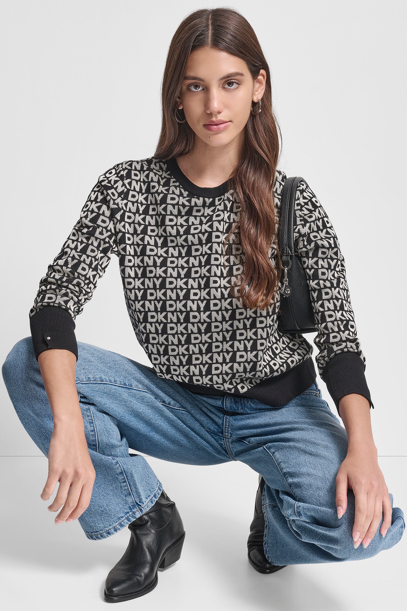 LONG SLEEVE CREW NECK LOGO SWEATER WITH CUFF SLIT