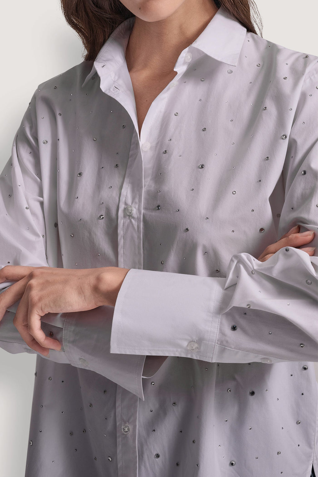 LONG SLEEVE POPLIN BUTTON FRONT SHIRT WITH RHINESTONE