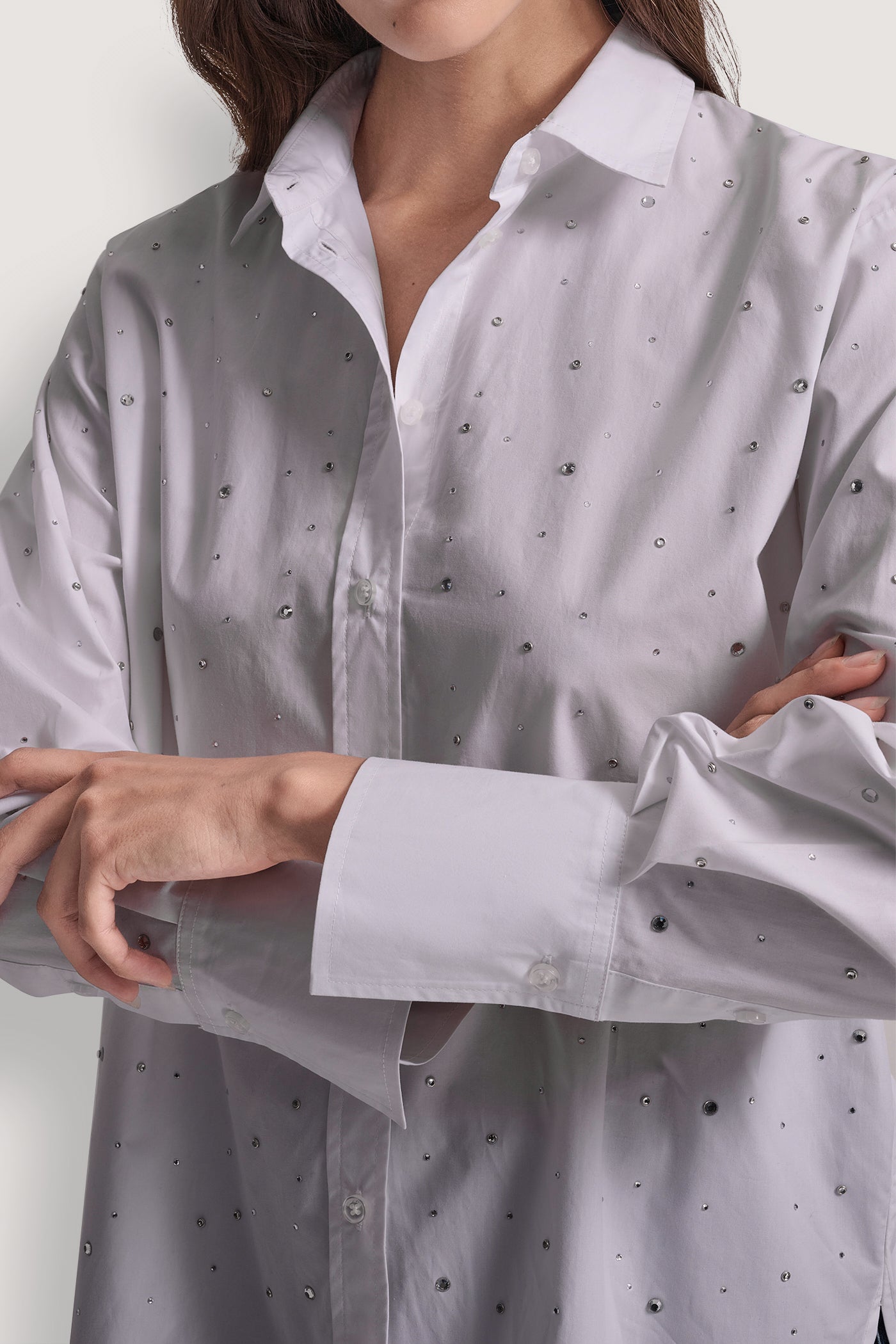 LONG SLEEVE POPLIN BUTTON FRONT SHIRT WITH RHINESTONE