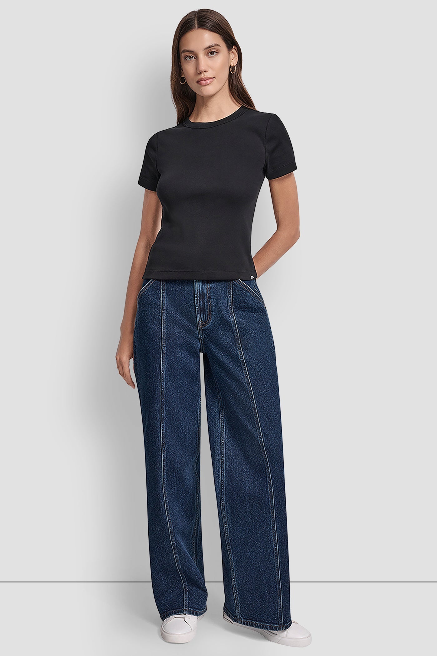 CLASSIC TEE