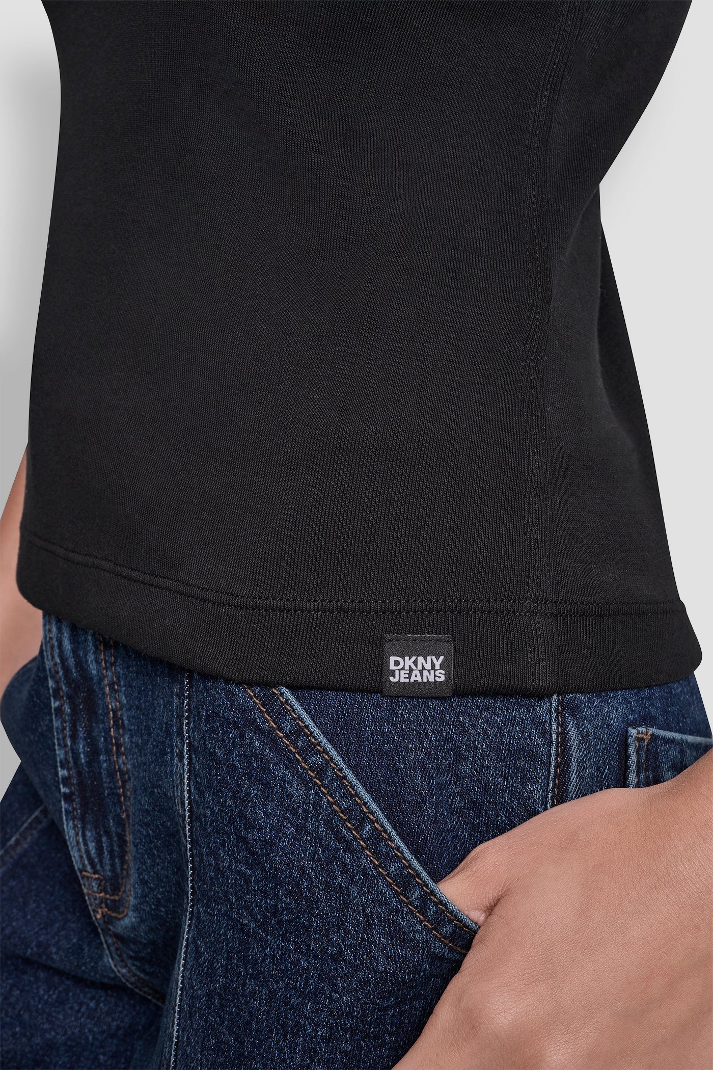 CLASSIC TEE