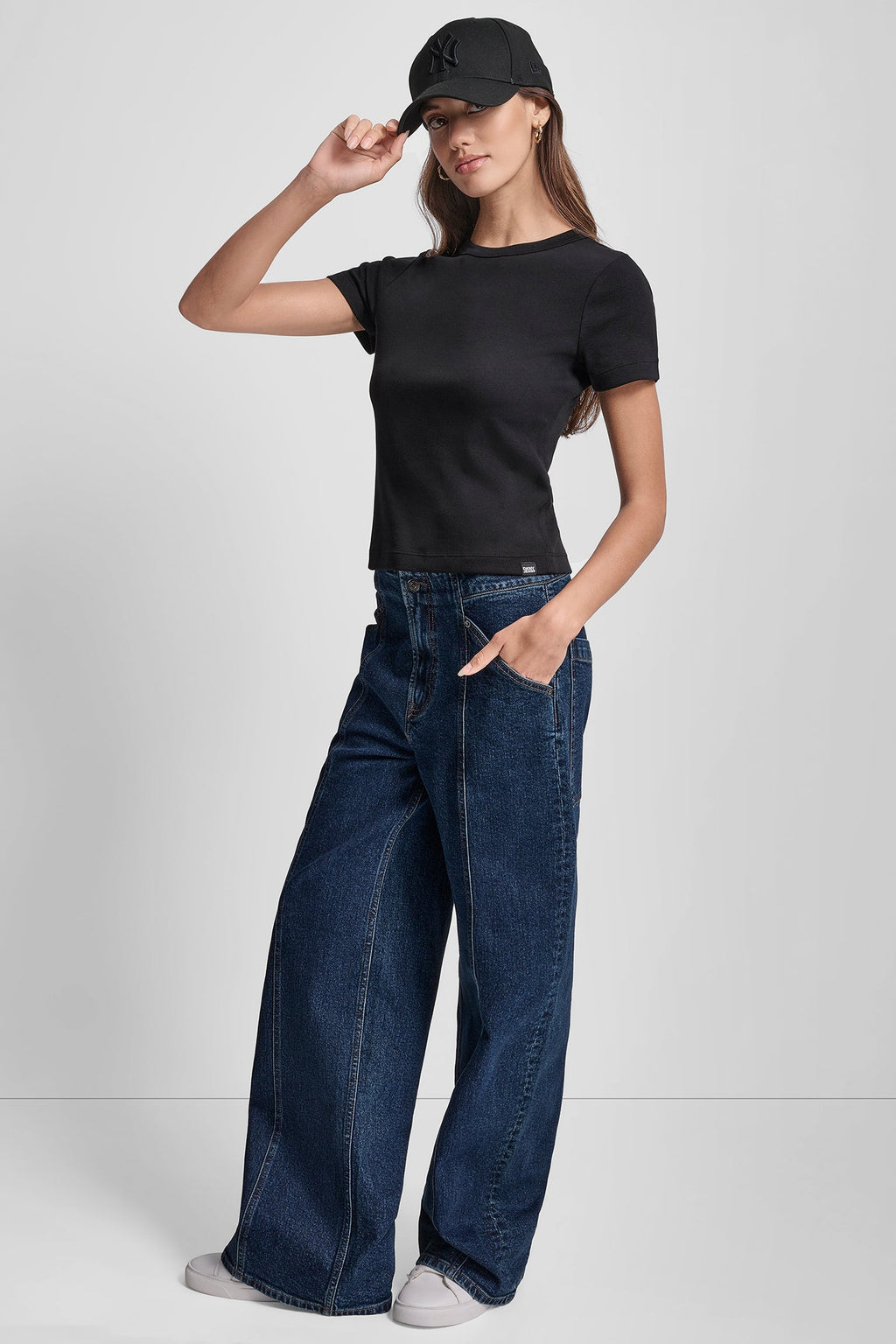 CLASSIC TEE