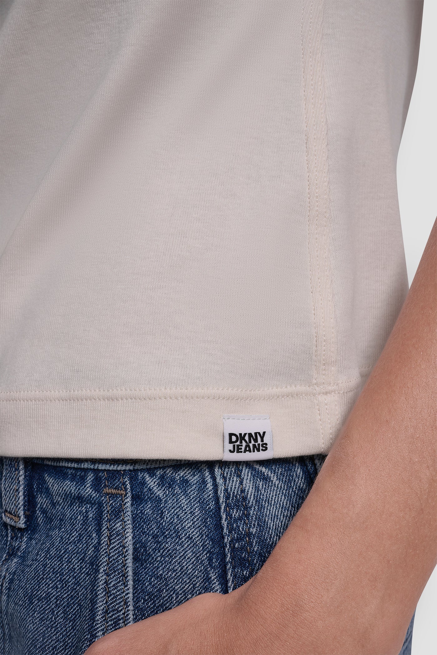 CLASSIC TEE