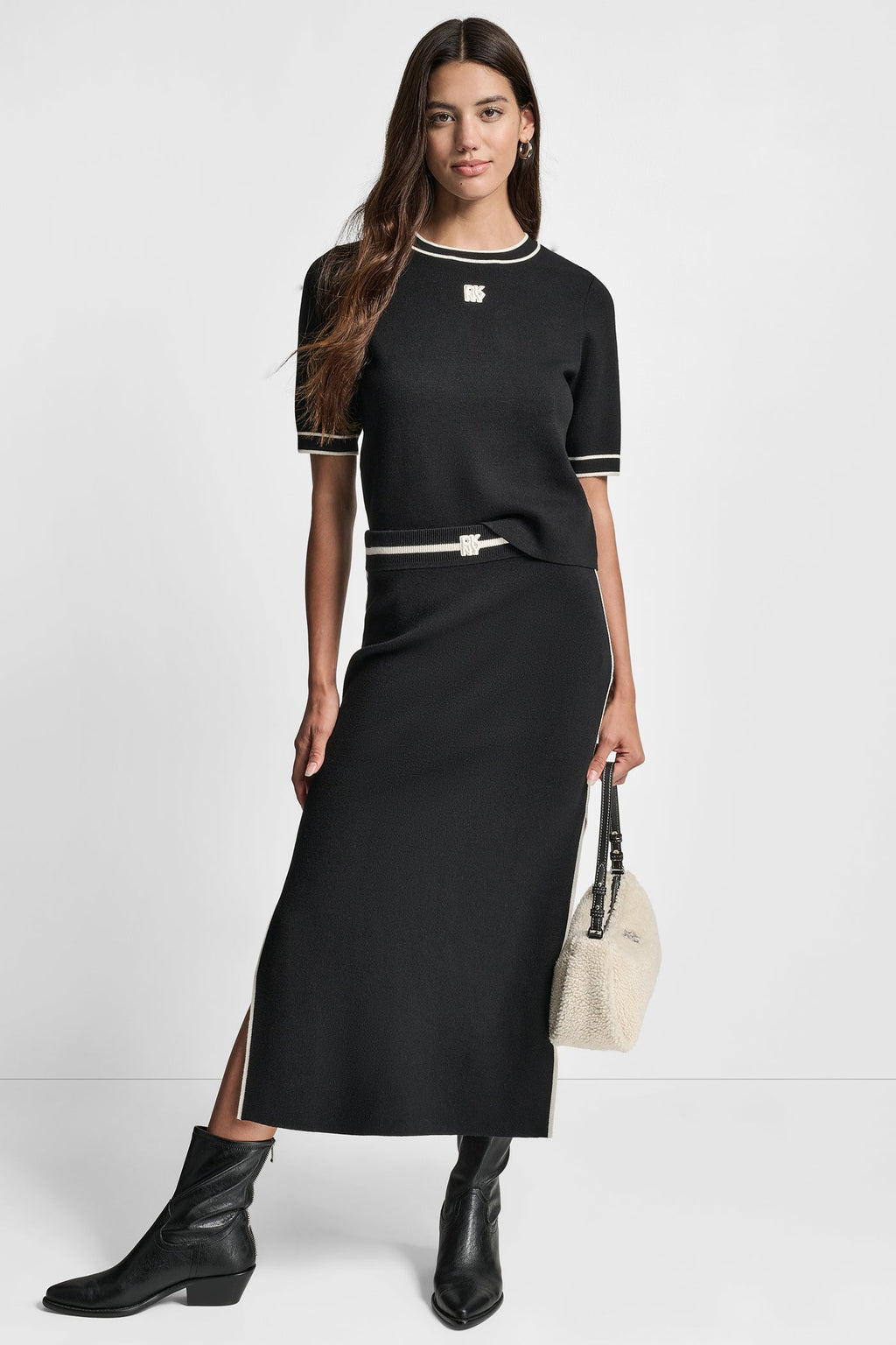 CROPPED COLOR BLOCK ELBOW SLEEVE WITH LOGO PATCH