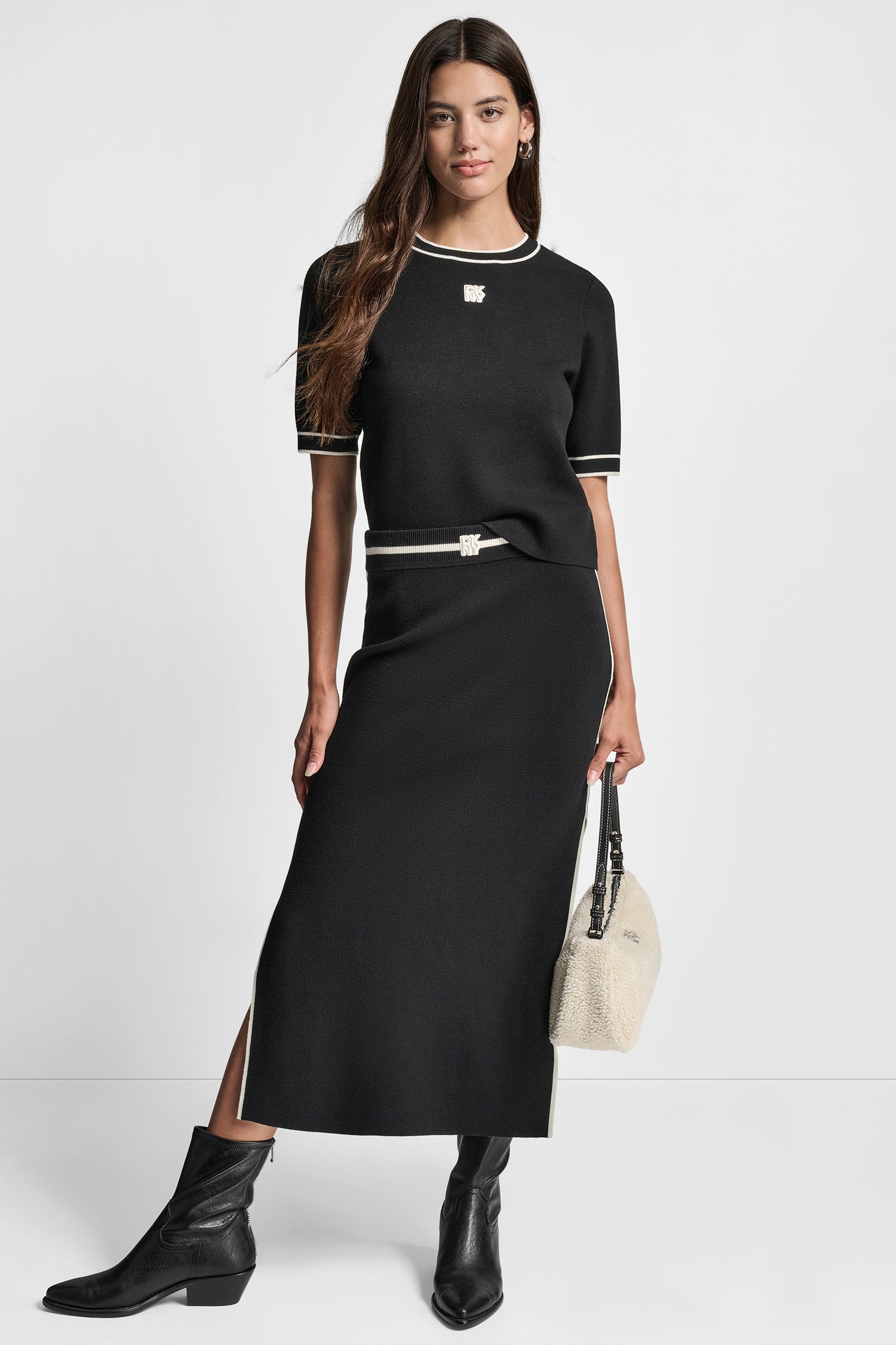 CROPPED COLOR BLOCK ELBOW SLEEVE WITH LOGO PATCH