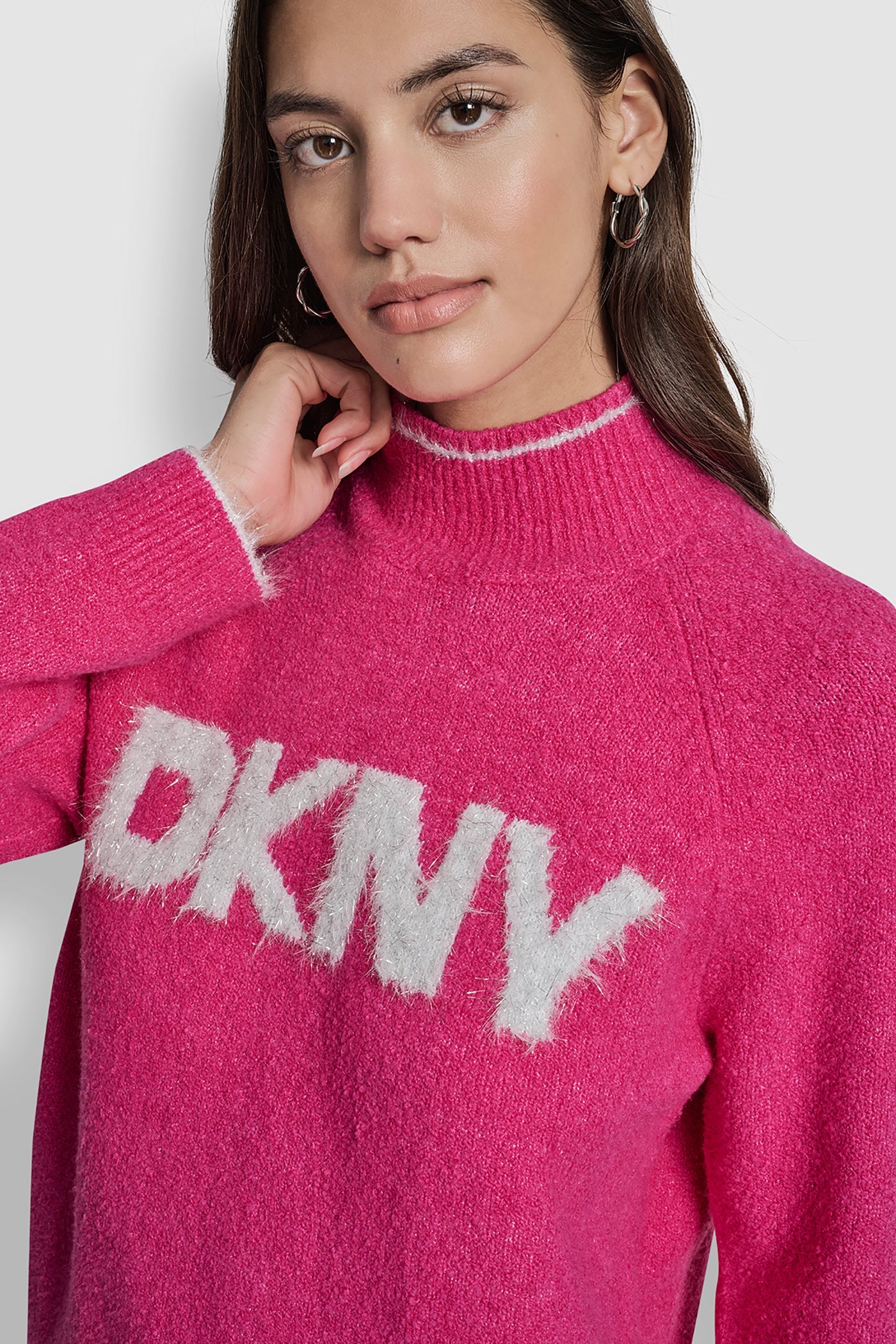 DKNY TINSEL LOGO LONG SLEEVE RAGLAN SWEATER