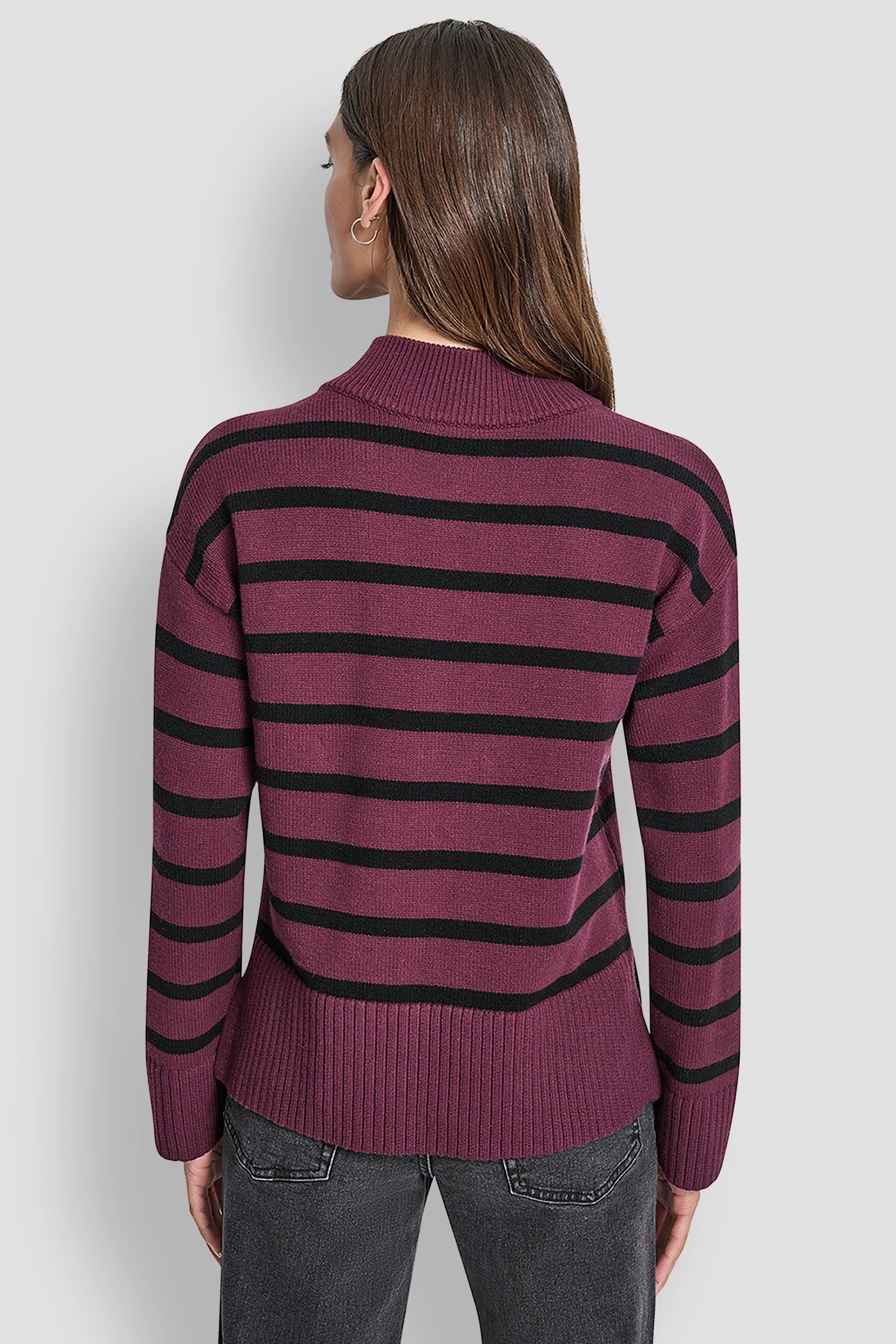 LONG SLEEVED 1/4 ZIP COLLAR STRIPED SWEATER