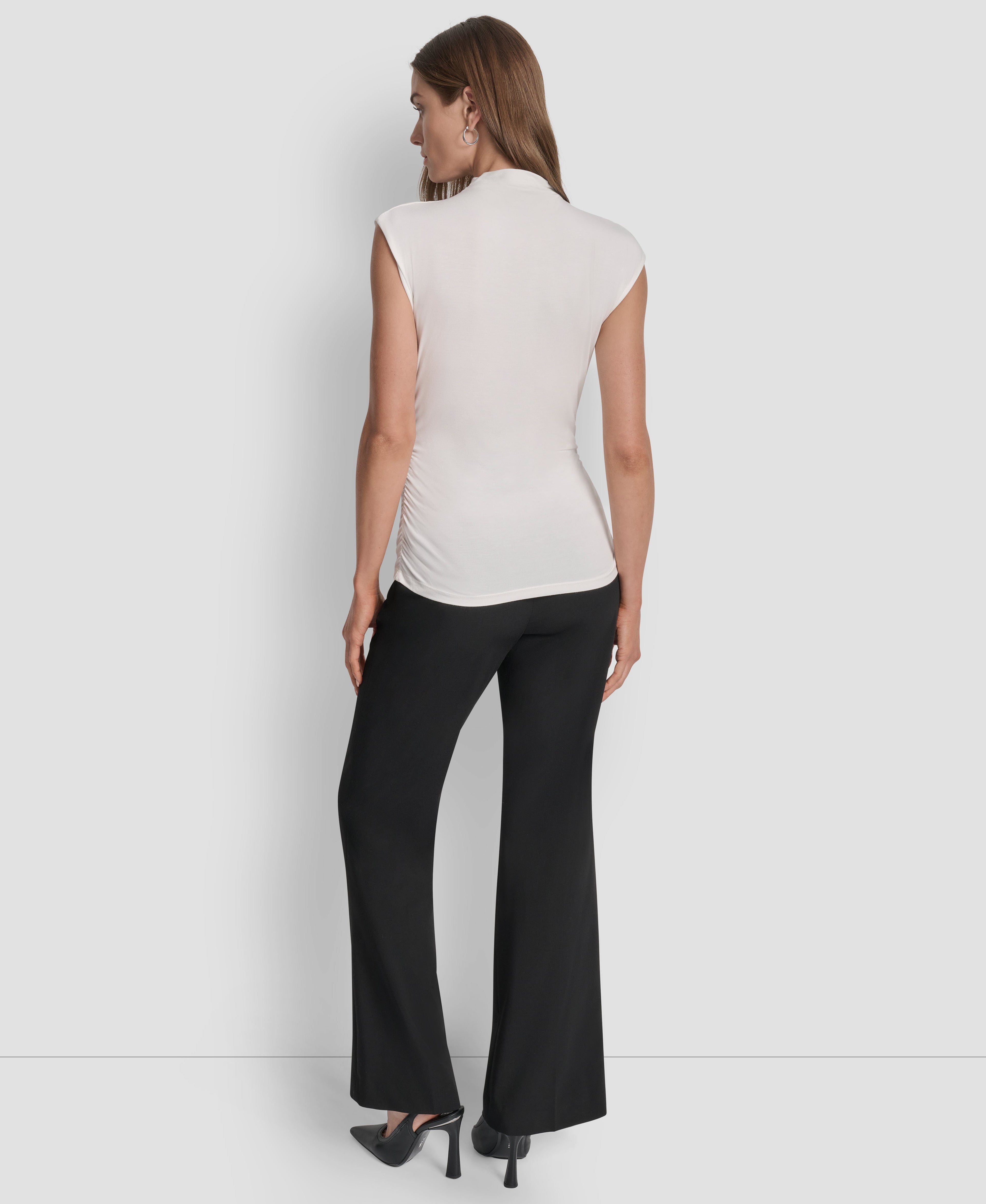 SLEEVELESS SIDE RUCHED TOP