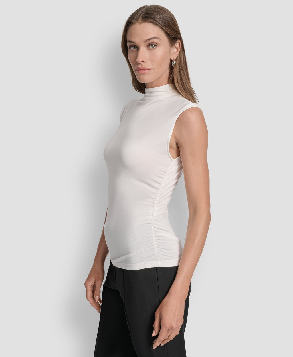 SLEEVELESS SIDE RUCHED TOP