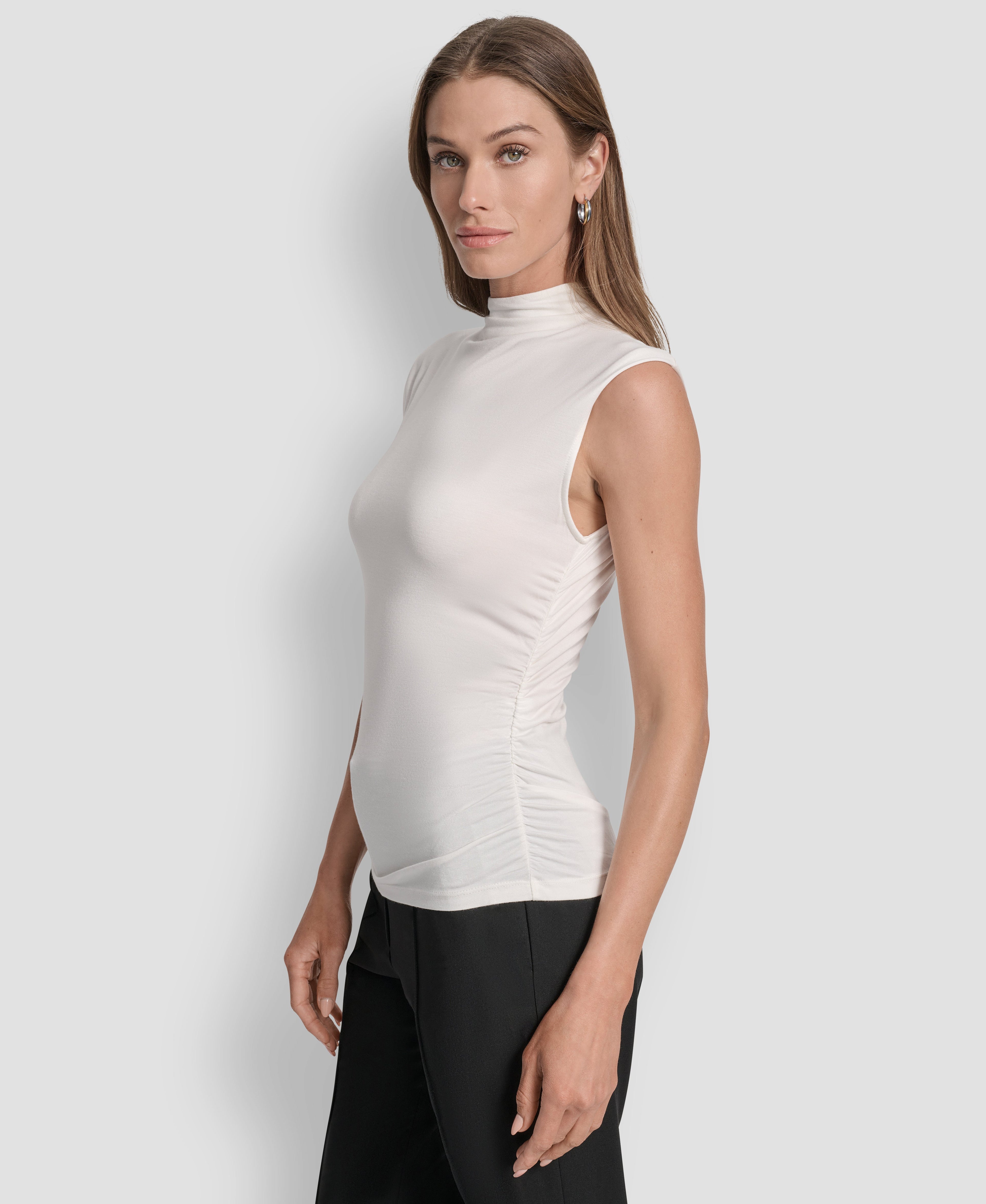SLEEVELESS SIDE RUCHED TOP