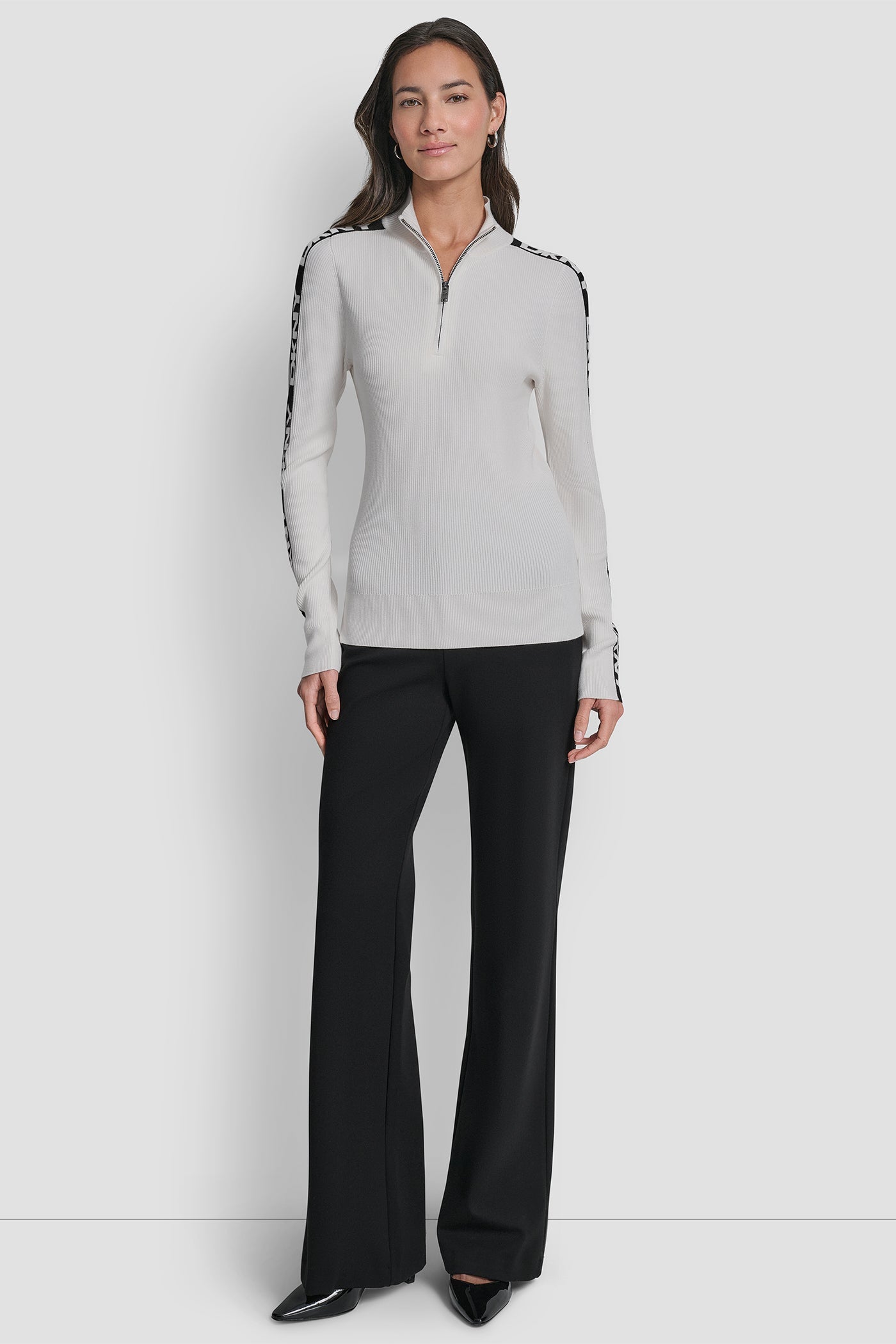 LONG SLEEVE 1/4 ZIP LOGO TAPE SWEATER