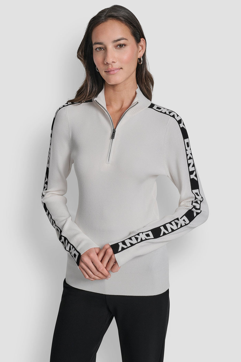 LONG SLEEVE 1/4 ZIP LOGO TAPE SWEATER