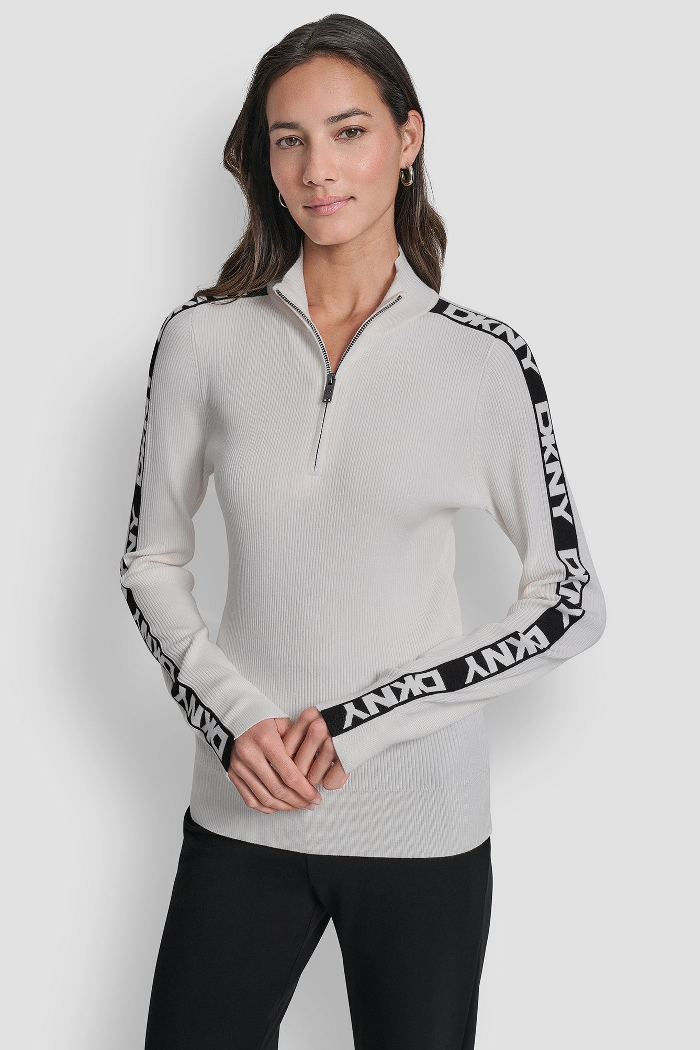 LONG SLEEVE 1/4 ZIP LOGO TAPE SWEATER