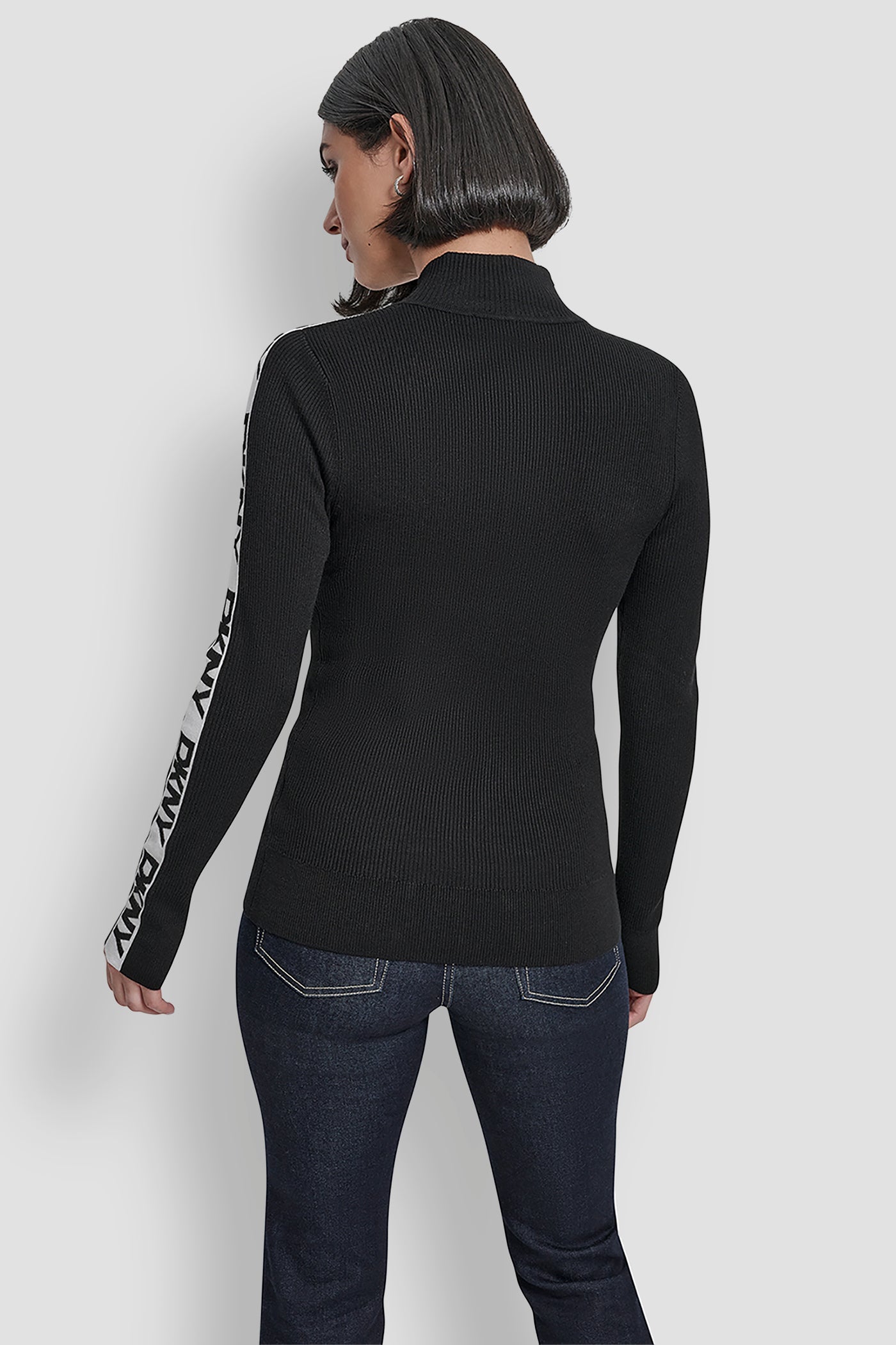 LONG SLEEVE 1/4 ZIP LOGO TAPE SWEATER
