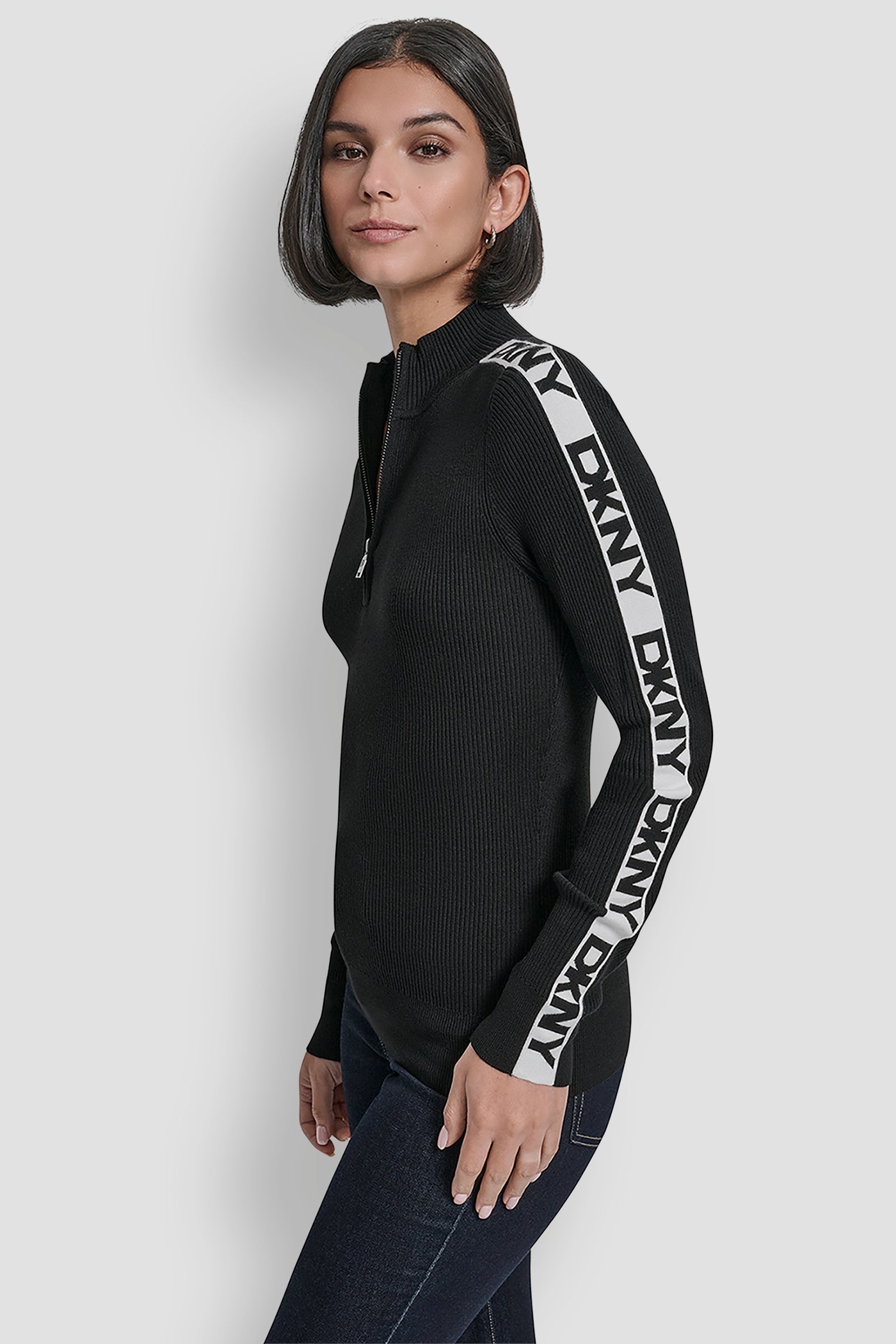 LONG SLEEVE 1/4 ZIP LOGO TAPE SWEATER