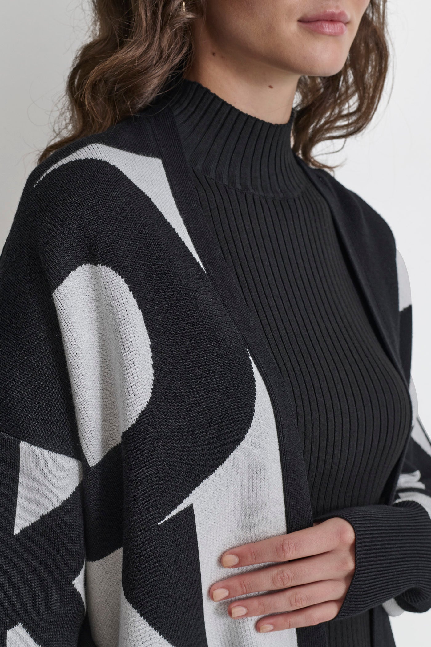 TWO-TONE LOGO CARDIGAN